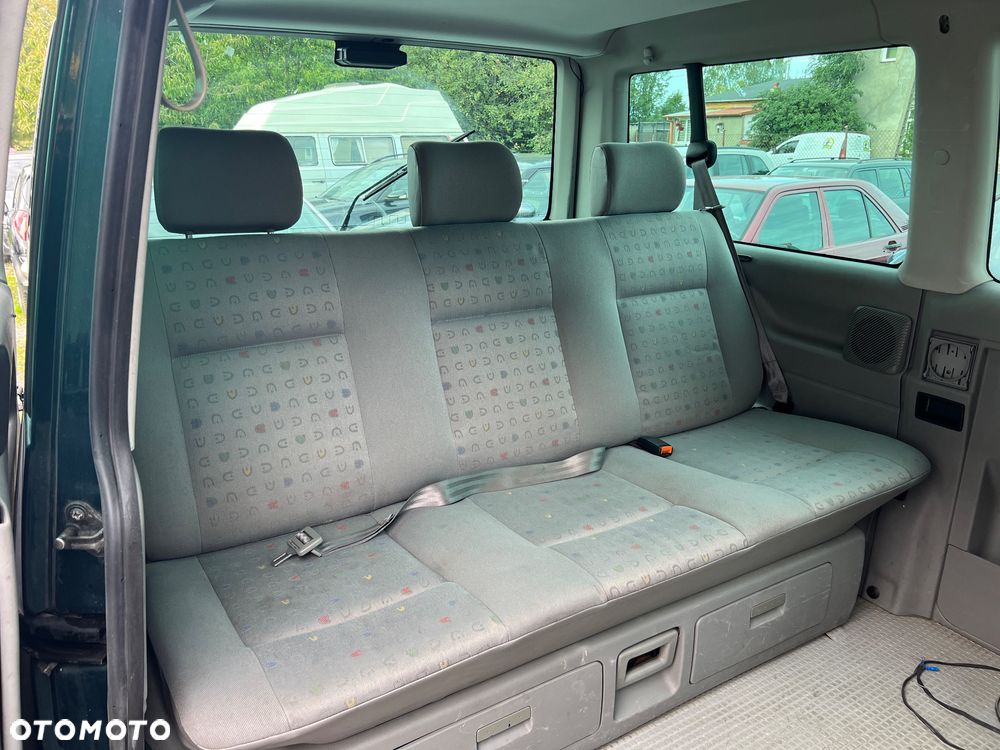 Volkswagen Multivan - 16