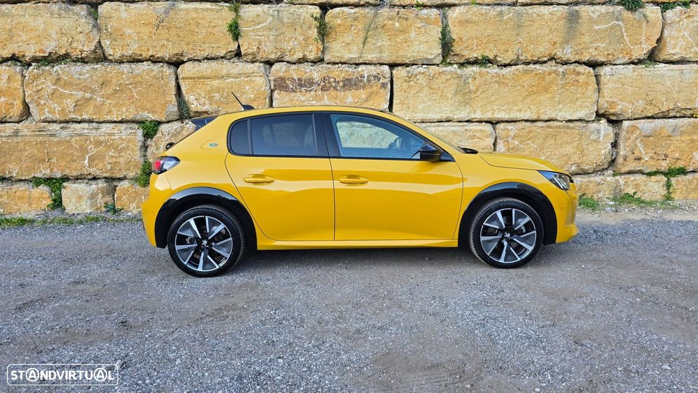 Peugeot e-208 GT - 4