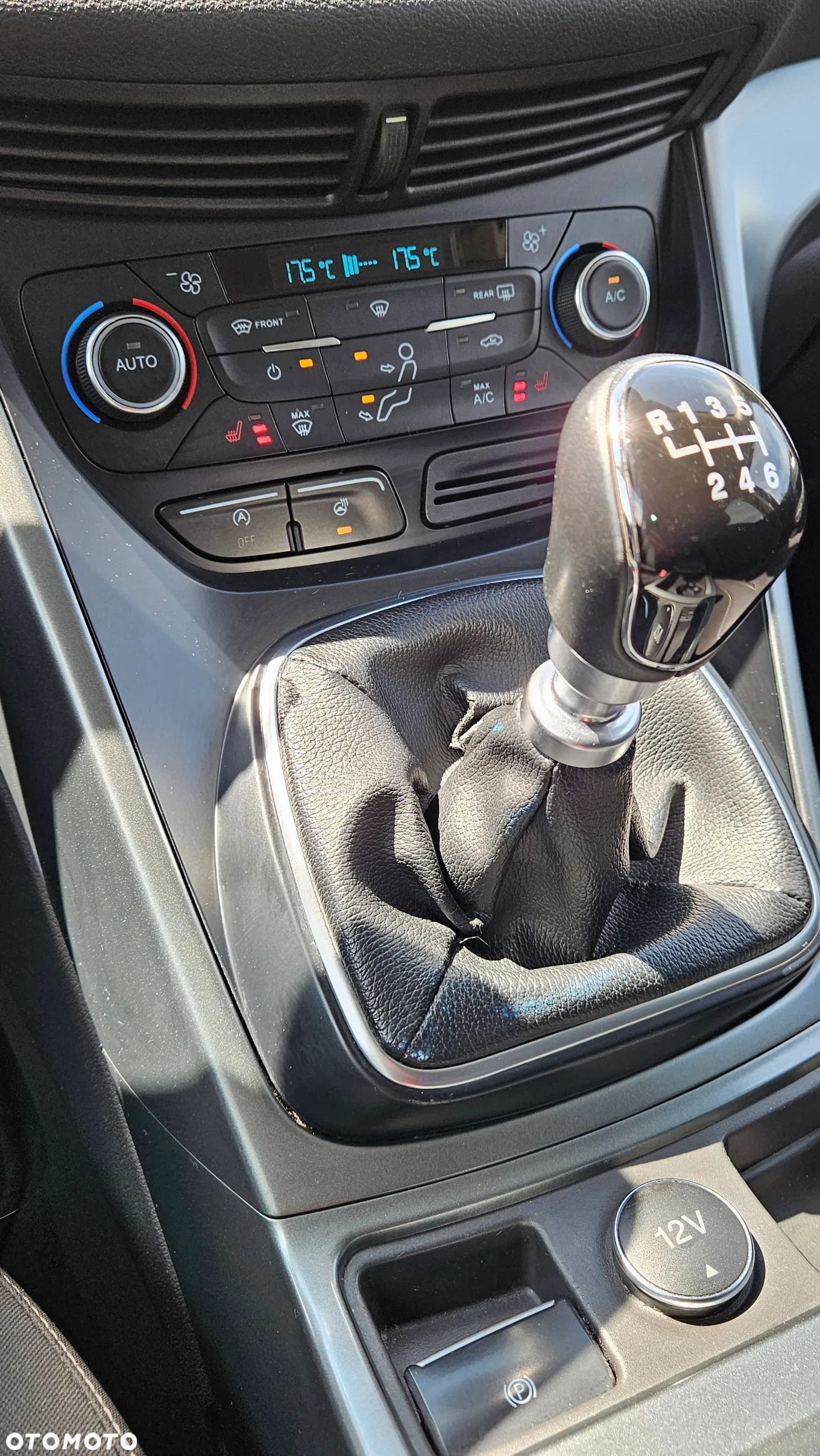 Ford Kuga 1.5 EcoBoost 2x4 Business Edition - 25