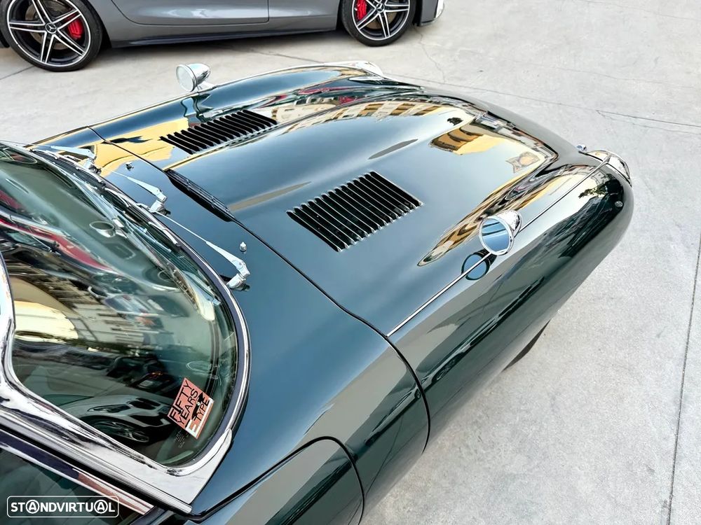 Jaguar E-Type - 53