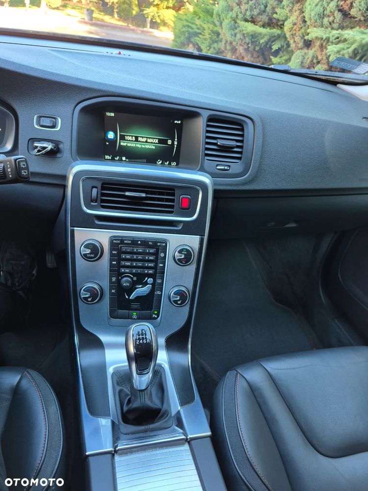 Volvo V60 D3 Drive-E Ocean Race - 13