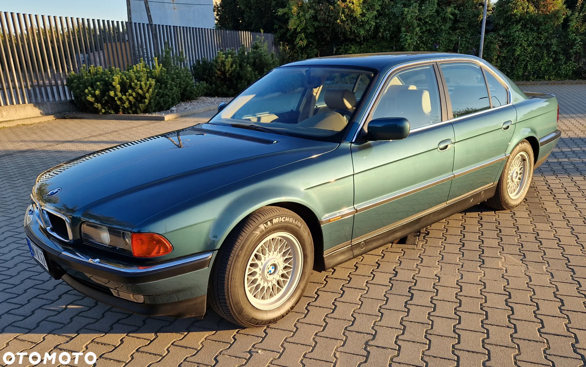 BMW Seria 7 740i V8 - 2