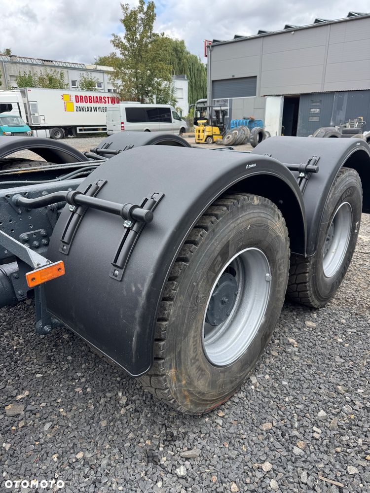 Iveco Trakker - 3