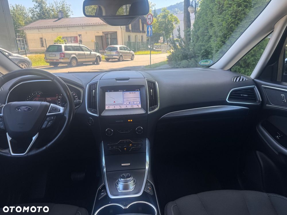 Ford S-Max - 14