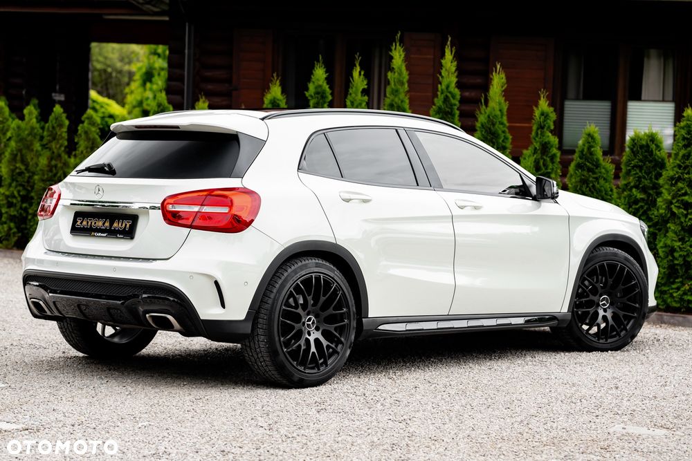 Mercedes-Benz GLA 250 4-Matic - 11