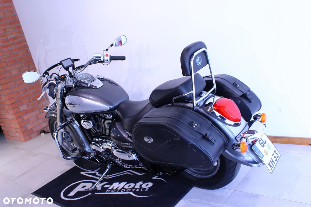 Suzuki Intruder - 7