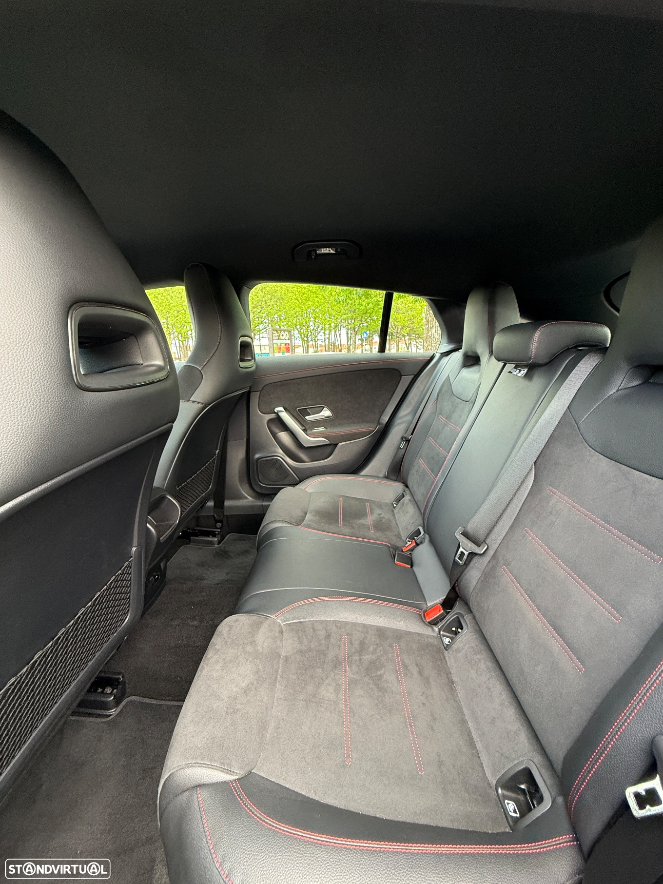 Mercedes-Benz CLA 250 e Shooting Brake AMG Line - 19