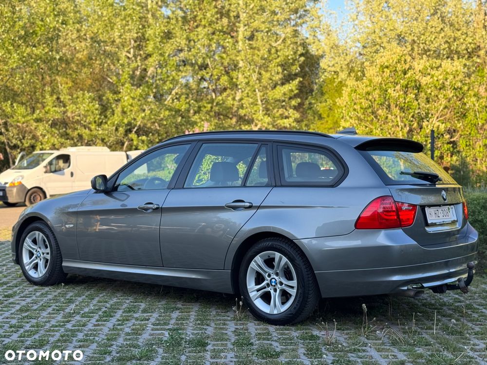 BMW Seria 3 318d DPF Edition Sport - 16