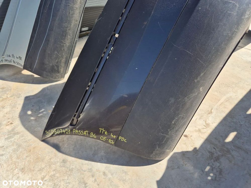 ORYGINALNY ZDERZAK  TYLNY  PASSAT B6 - 4