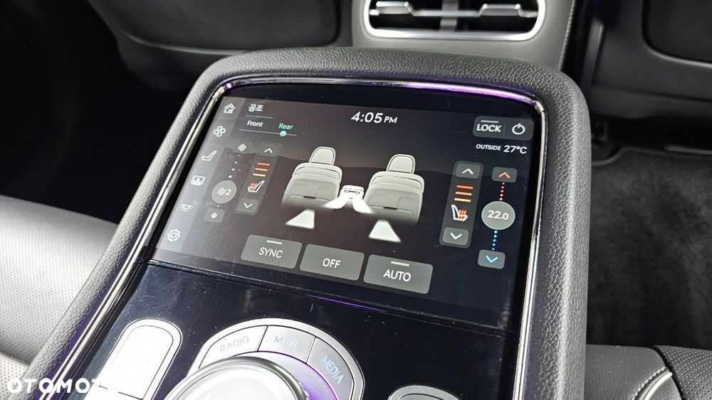 Genesis G90 - 31