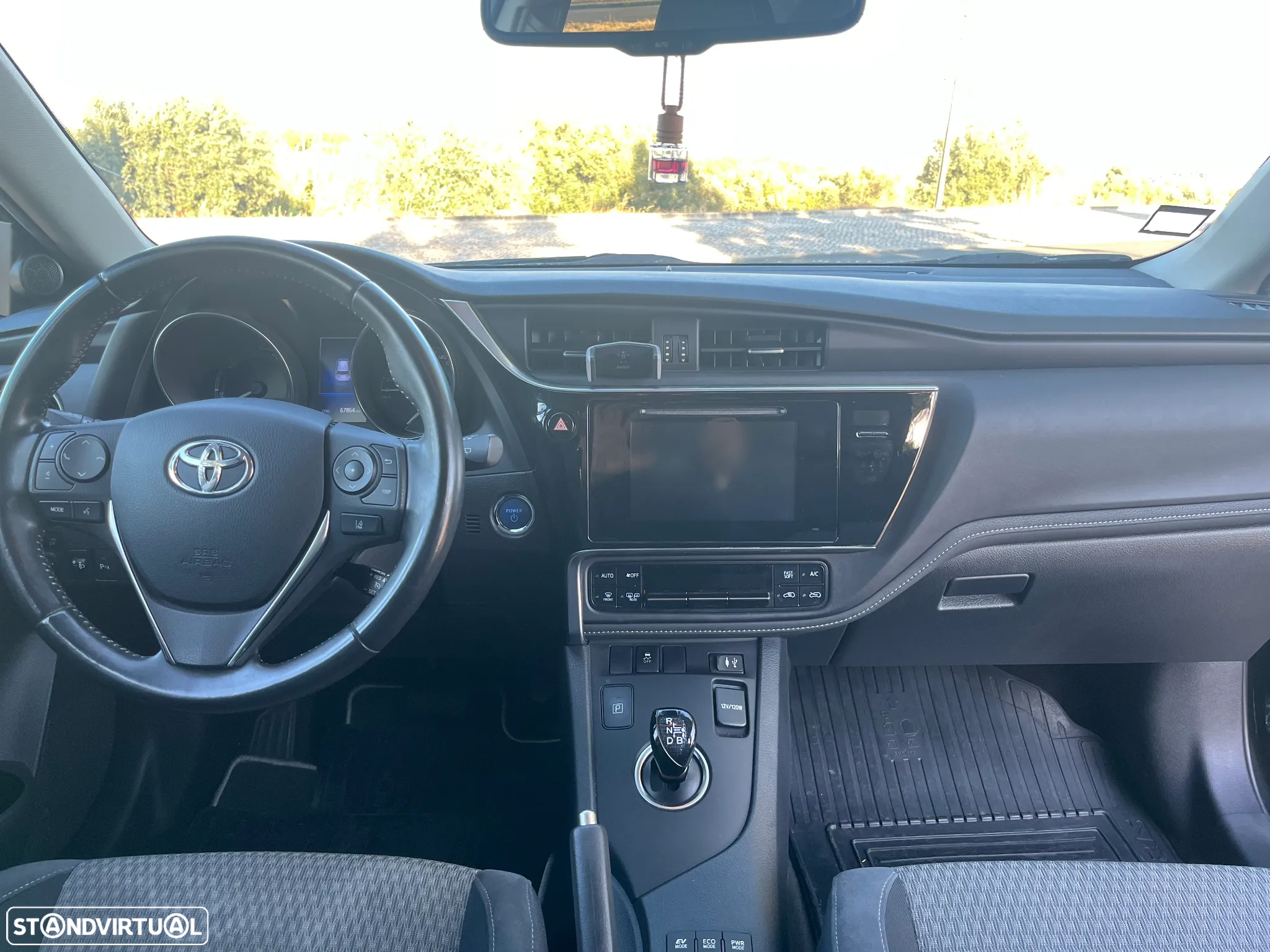 Toyota Auris 1.8 HSD Comfort +P.Techno+P.Sport - 3