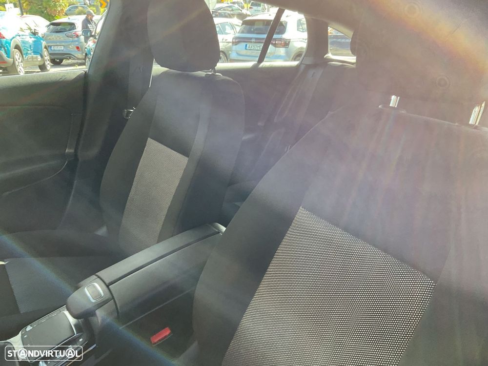 Mercedes-Benz CLA 180 d Shooting Brake Business Solutions - 21