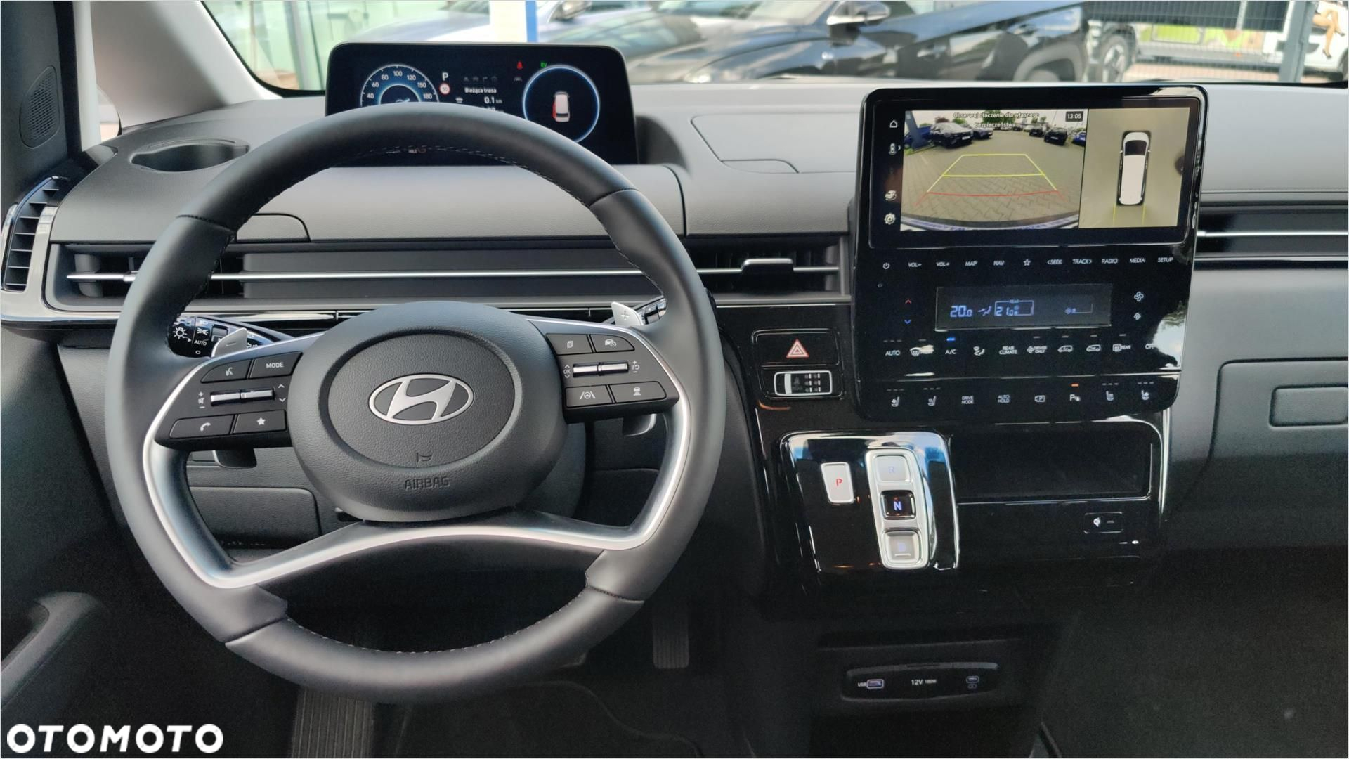 Hyundai Staria - 19