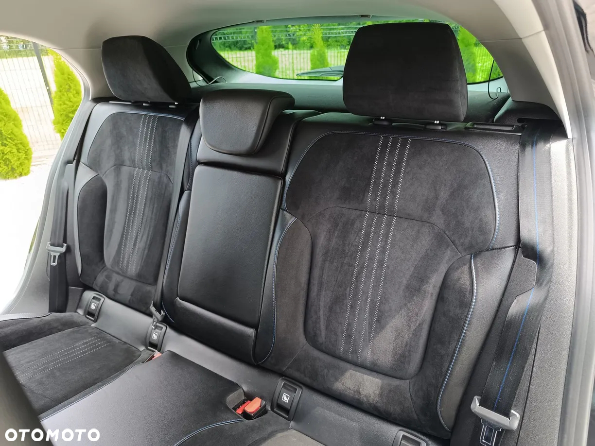 Renault Megane 1.6 TCe GT EDC - 11
