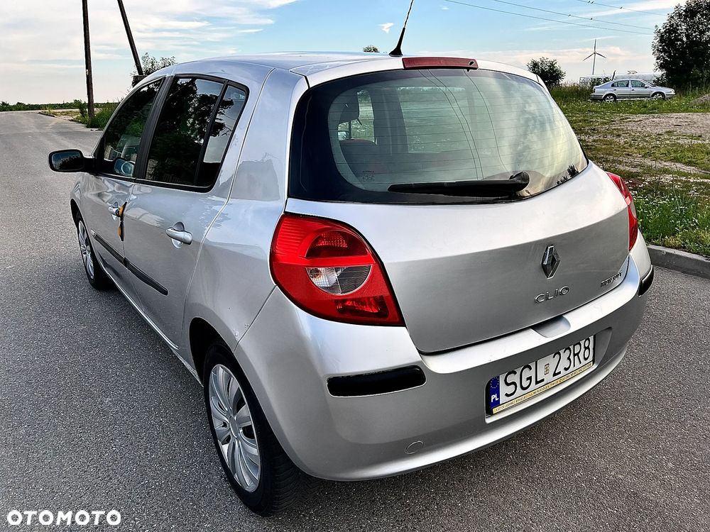 Renault Clio - 6
