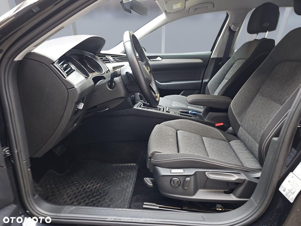 Volkswagen Passat Variant 1.5 TSI EVO Business DSG - 9