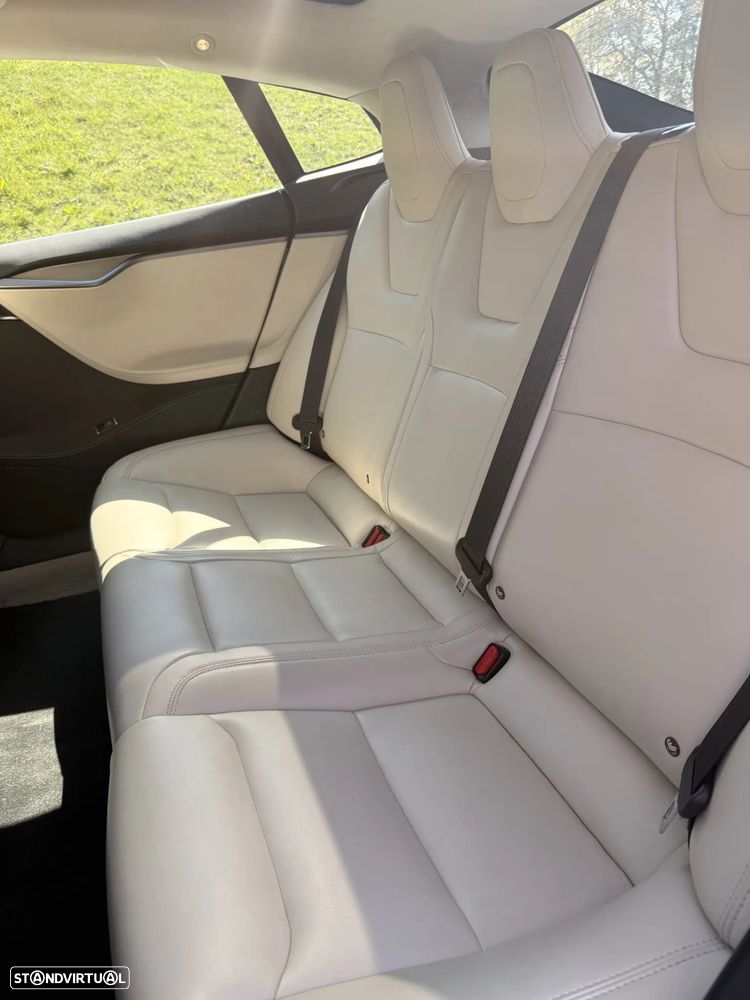Tesla Model S 100D - 11