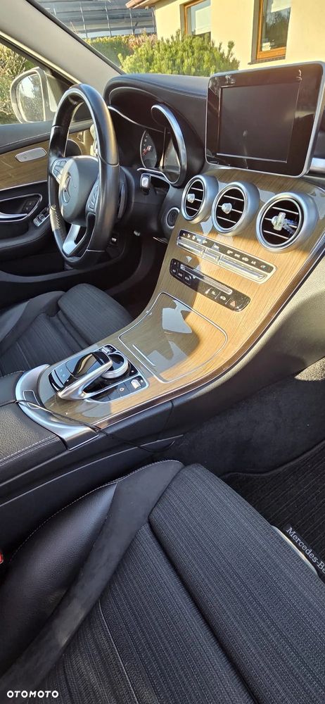 Mercedes-Benz Klasa C 180 7G-TRONIC Exclusive - 3