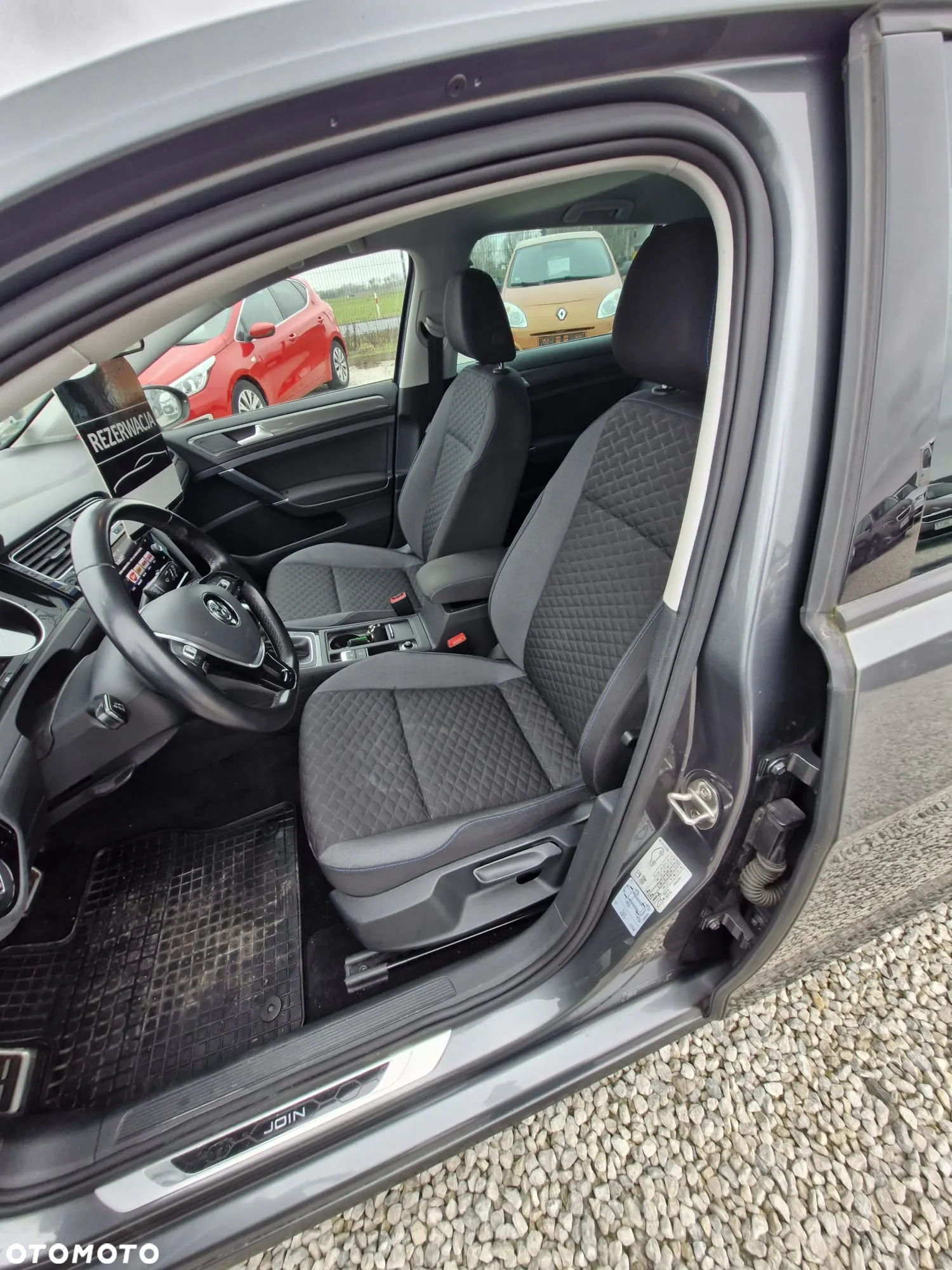 Volkswagen Golf - 10