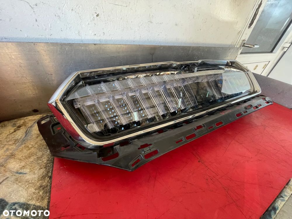 SKODA ENYAQ BEZ LED  GRILL ATRAPA ZDERZAKA - 2