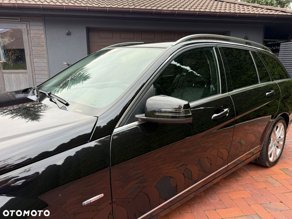 Mercedes-Benz Klasa C 180 CGI BlueEff Avantgarde - 27