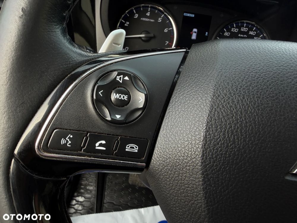 Mitsubishi Outlander 2.0 Intense + Navi 4WD CVT - 25