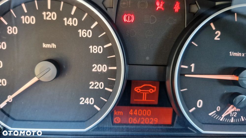 BMW Seria 1 118d - 14