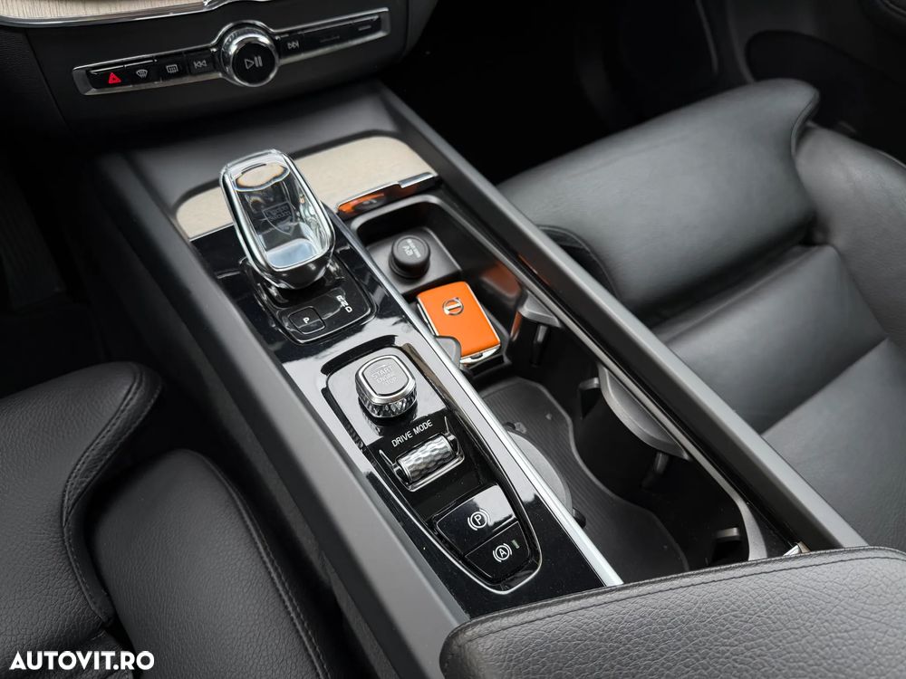 Volvo XC 60 T8 AWD Recharge Geartronic Inscription Expression - 12