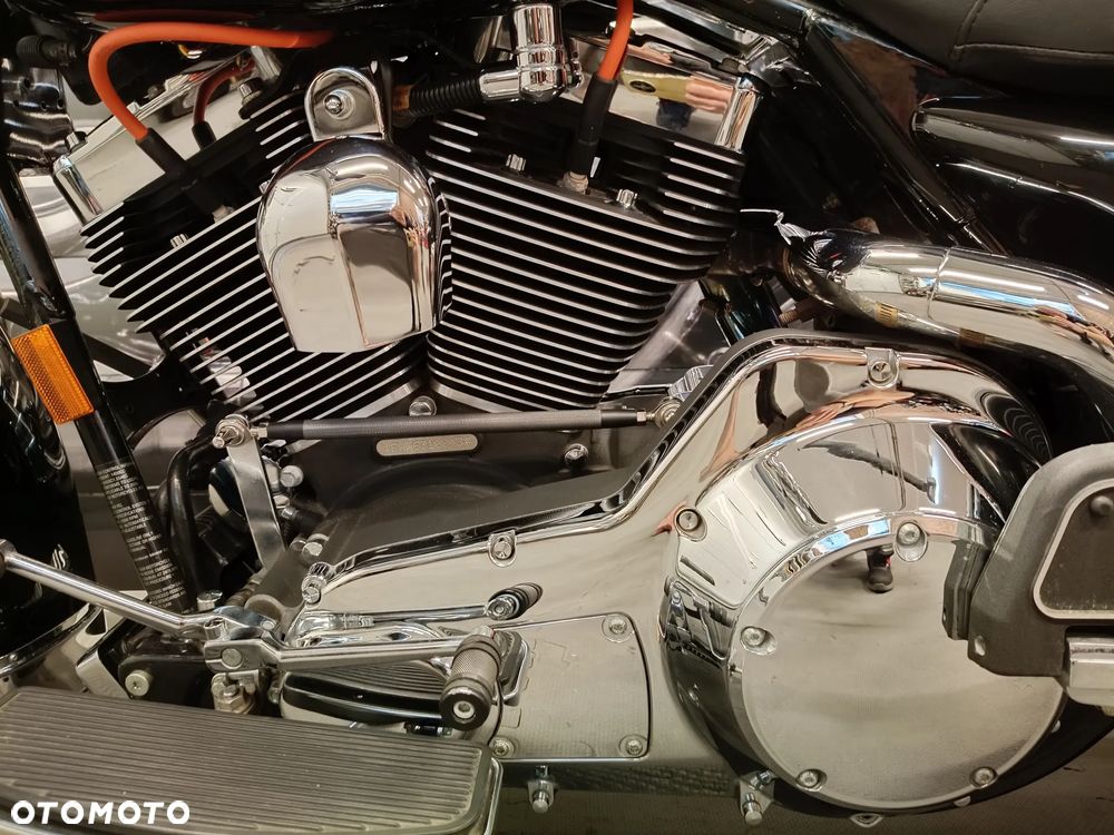 Harley-Davidson Touring Road King - 17