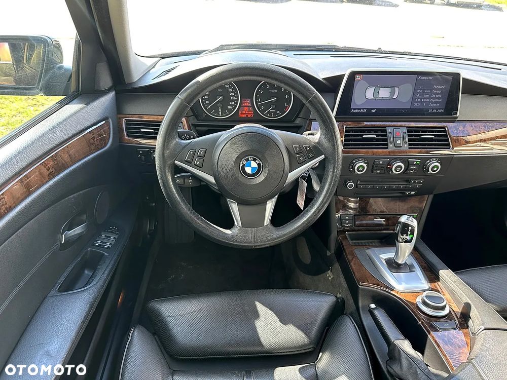 BMW Seria 5 530i xDrive - 12