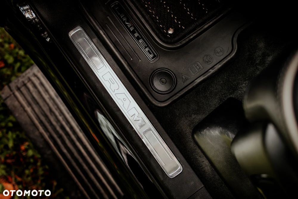 RAM 1500 5.7 eTorque Crew Cab Shortbed Limited Black - 17