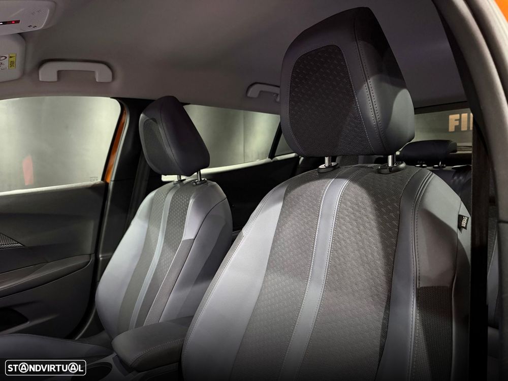 Peugeot 2008 1.2 PureTech Allure Pack - 16