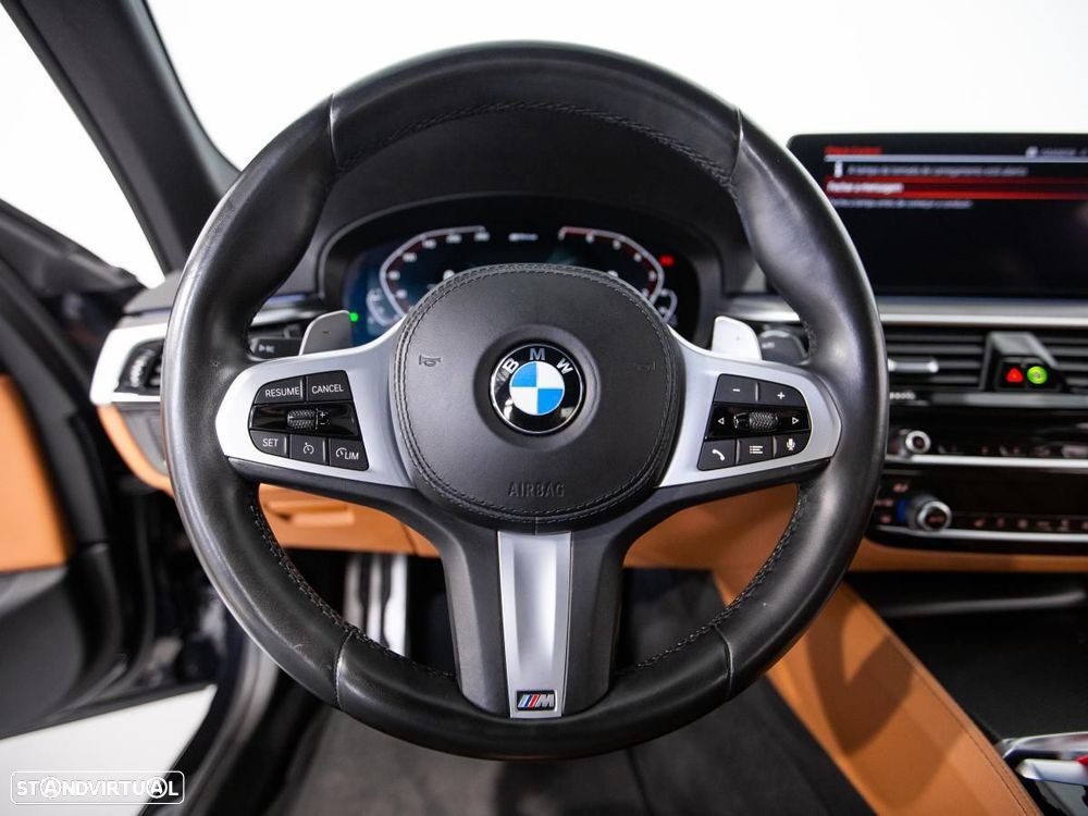 BMW 530 e Pack 50 anos M - 18