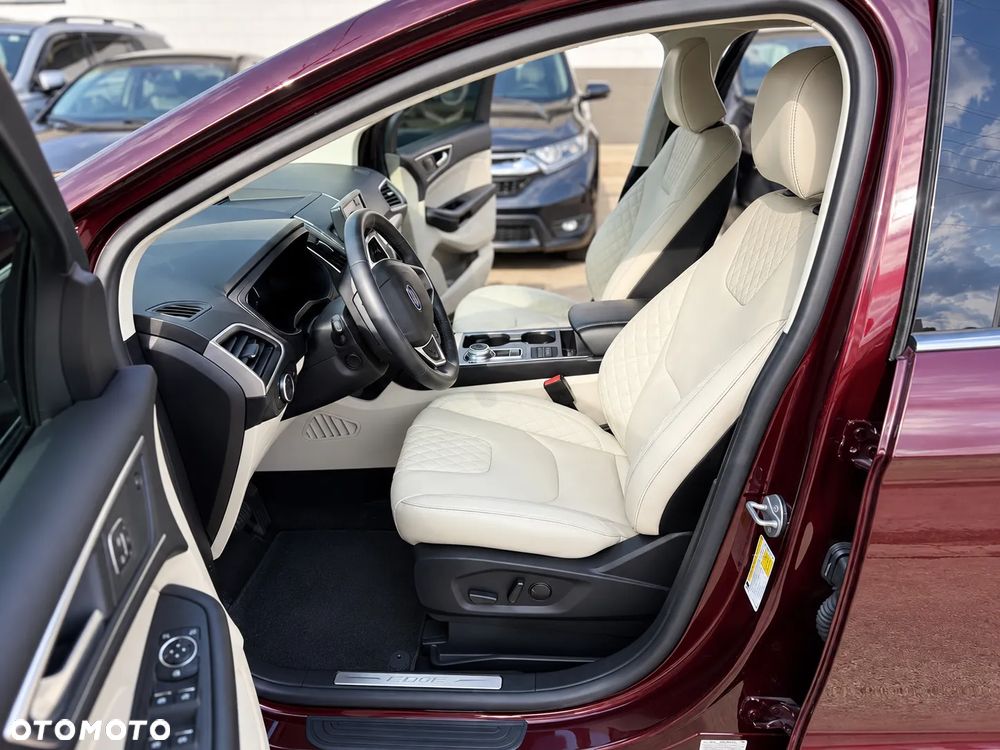 Ford Edge - 8