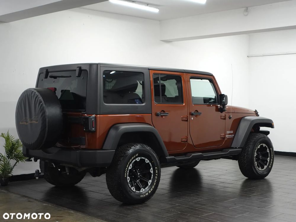 Jeep Wrangler - 8