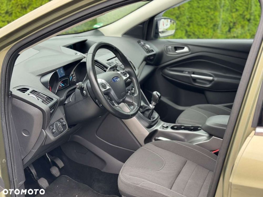 Ford Kuga - 11