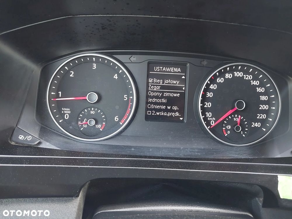 Volkswagen Caravelle - 15