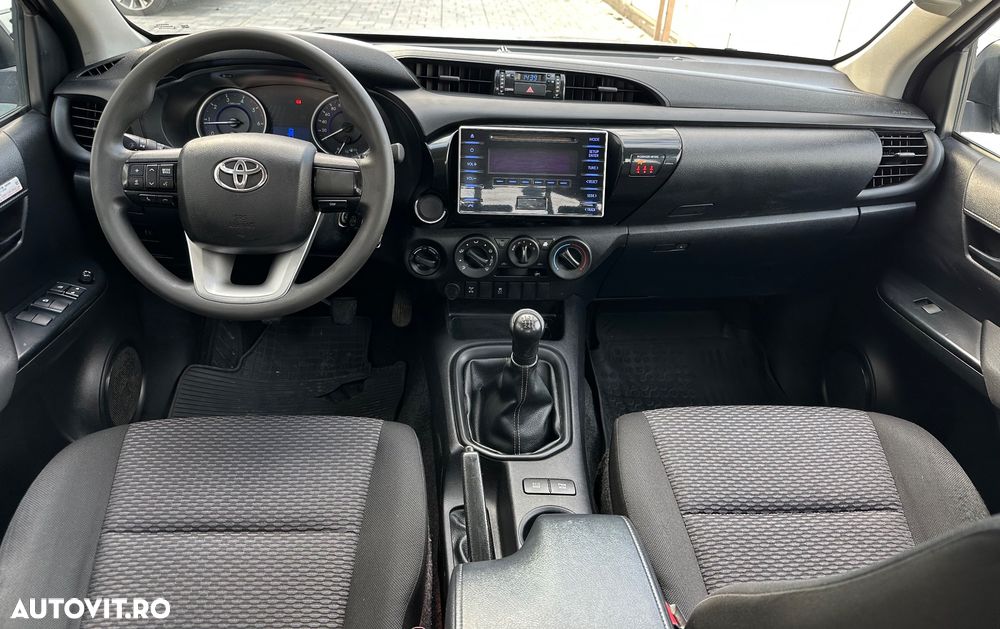 Toyota Hilux 4x4 Double Cab M/T Comfort - 4