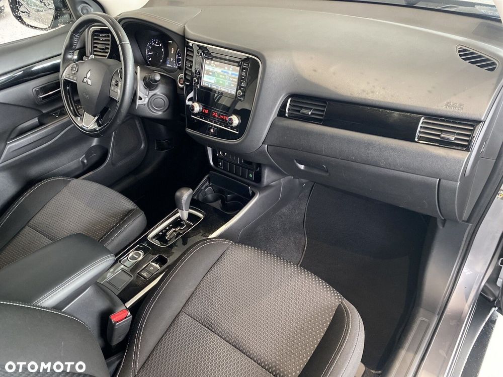Mitsubishi Outlander - 18