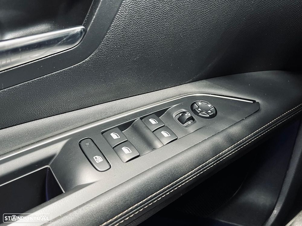 Peugeot 3008 1.2 PureTech GT Line EAT8 - 45