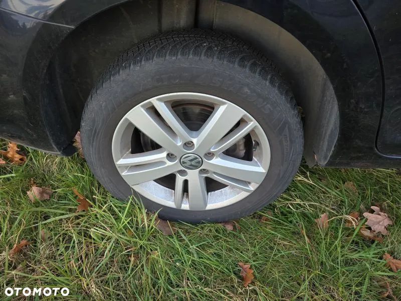 Volkswagen Touran 1.6 TDI DPF Comfortline - 4