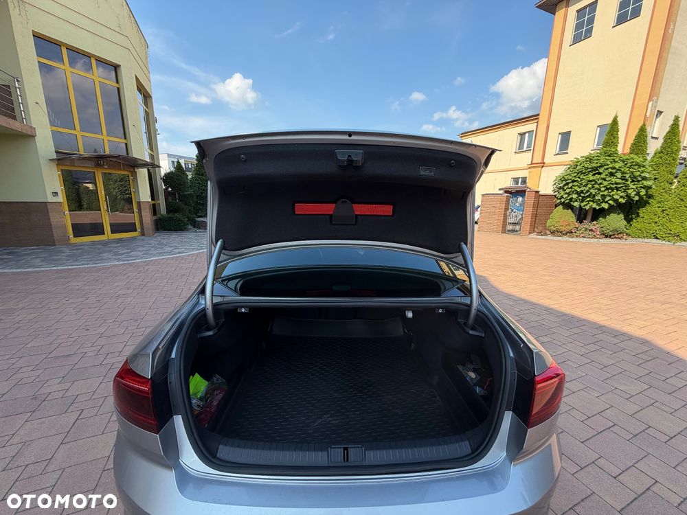 Volkswagen Passat 2.0 TSI Elegance DSG - 24