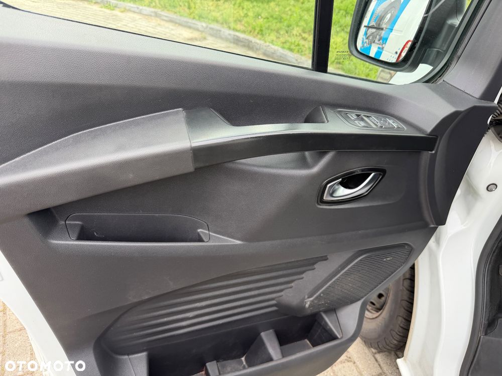Renault TRAFIC - 8