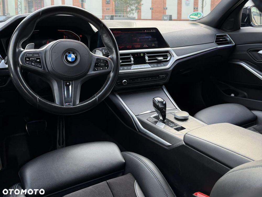 BMW Seria 3 320d xDrive Edition M Sport Shadow - 15
