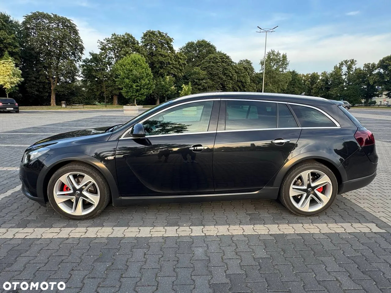 Opel Insignia 2.0 Bi Turbo CDTI 4x4 Sports Tourer - 2