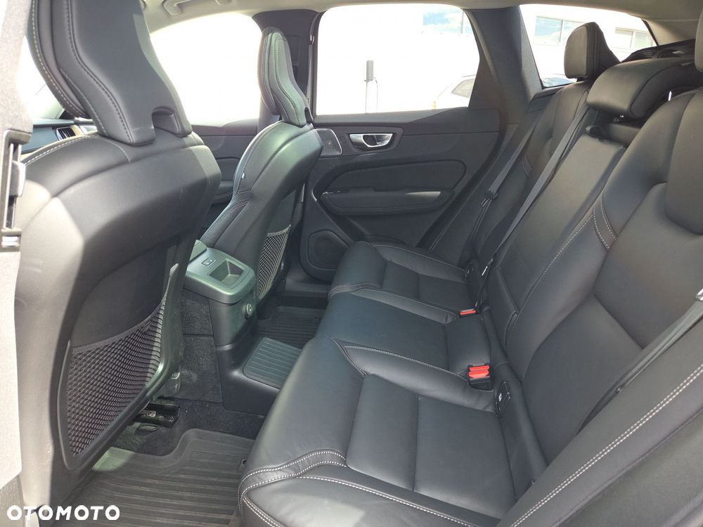 Volvo XC 60 T6 Plug-In Hybrid AWD Ultra Bright - 13