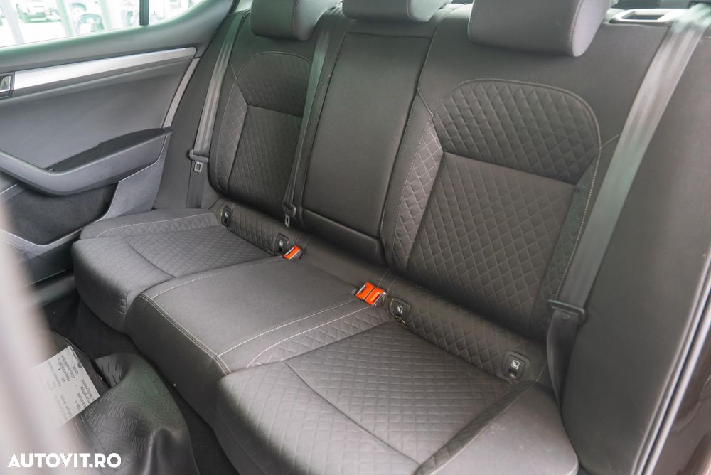 Skoda Superb 2.0 TDI DSG Active - 24