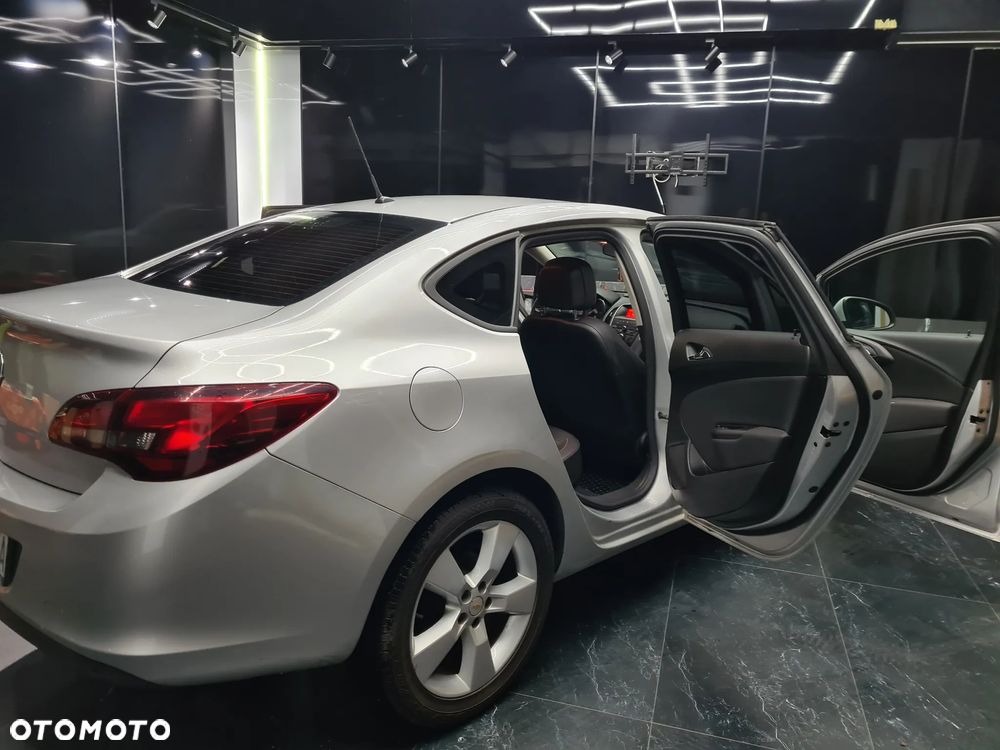 Opel Astra 1.6 Active - 24