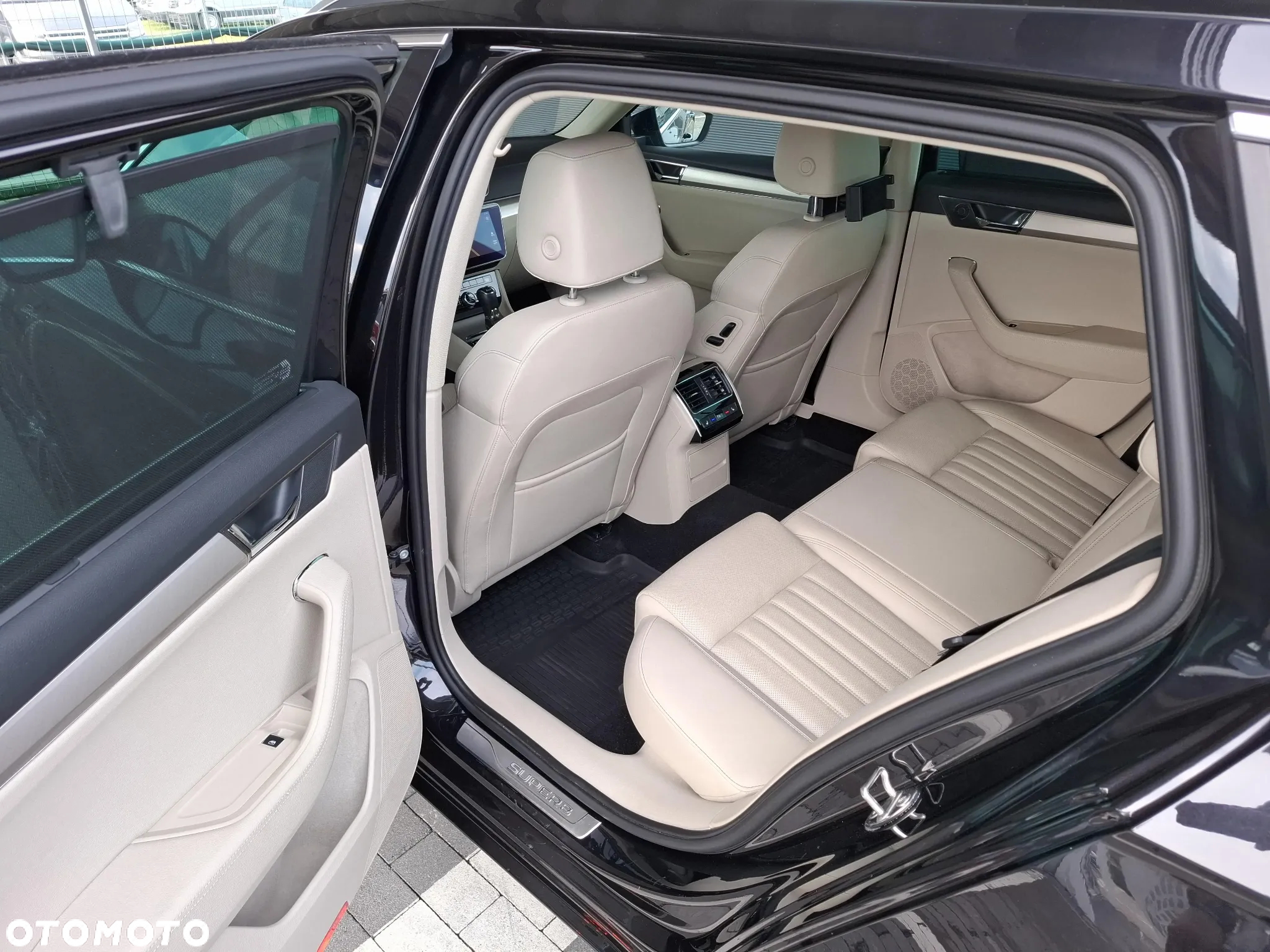 Skoda Superb 2.0 TSI 4x4 L&K DSG - 11