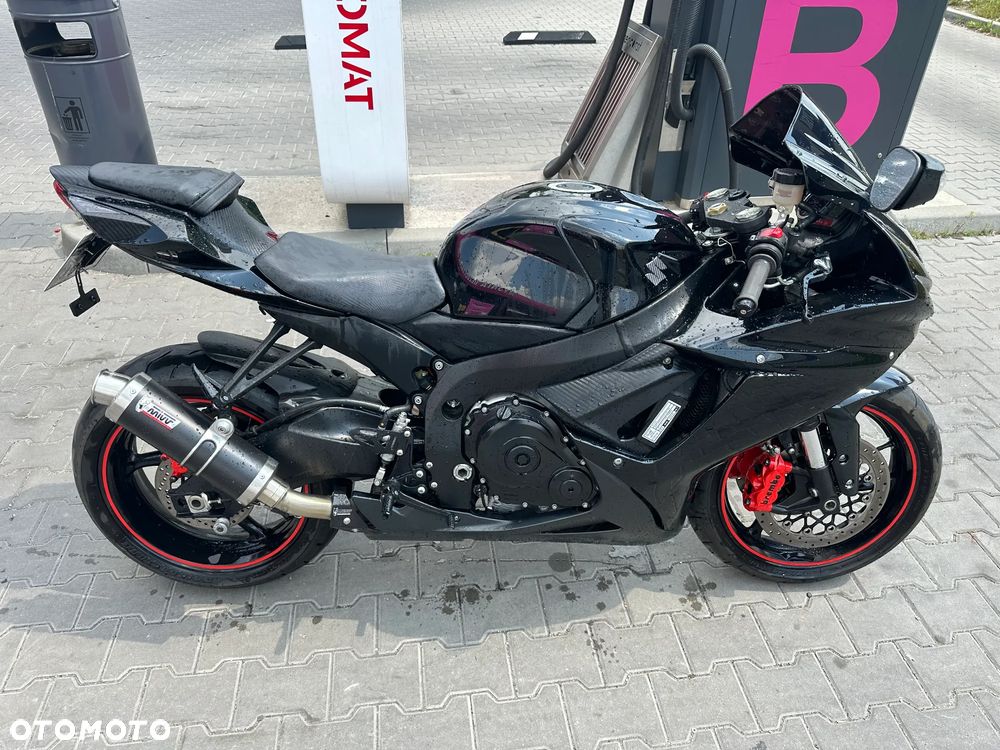 Suzuki GSX-R - 1